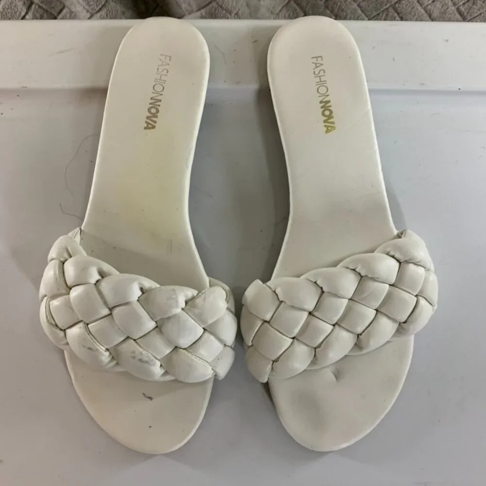 Fashion Nova Womens 9 Pasadena Braided Sandals White Puffy Flats Slides
